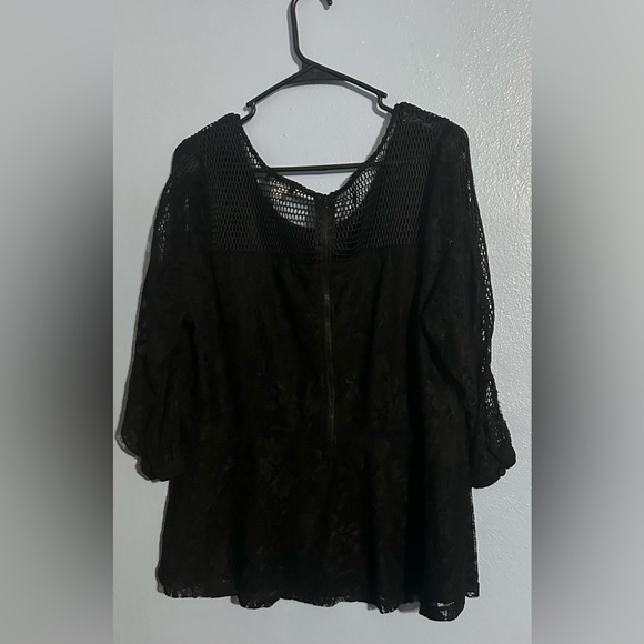 6TH & LANE BLACK LACE PEPLUM TOP - Picture 2 of 4